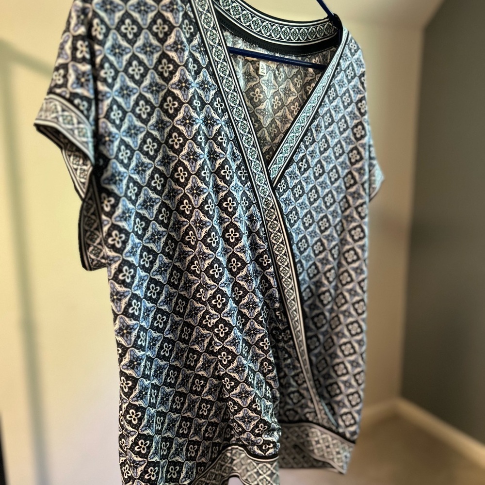 Max Studio Black and Blue Geometric Blouse - Picture 2 of 6